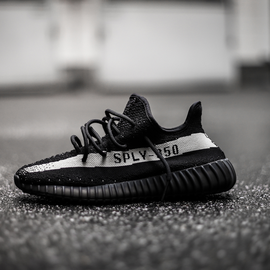 adidas yeezy boost 350 v2 core