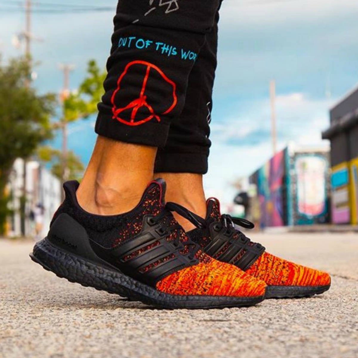Game Of Thrones UltraBoost 4.0 House Dragonsadidas Game Of Thrones UltraBoost 4.0 House Targaryen Dragons - OFour
