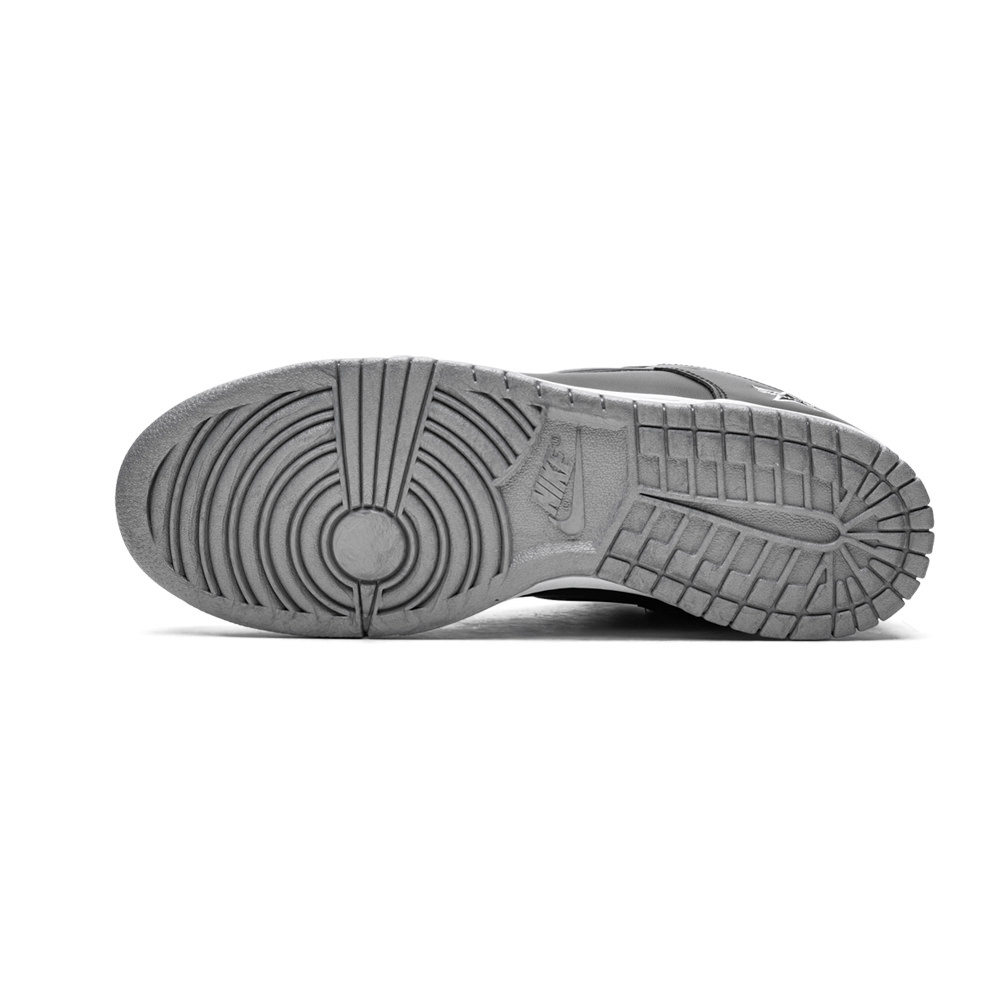 Nike SB Dunk Low Supreme Jewel Swoosh SilverNike SB Dunk Low Supreme ...