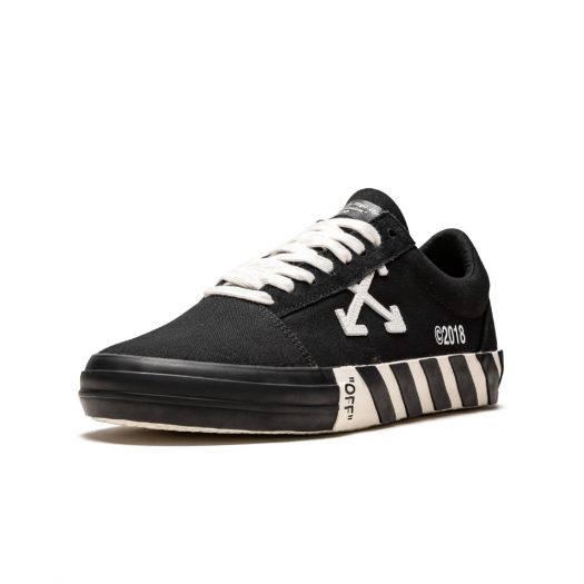 OFF-WHITE Vulc Low Black (Updated Stripes)
