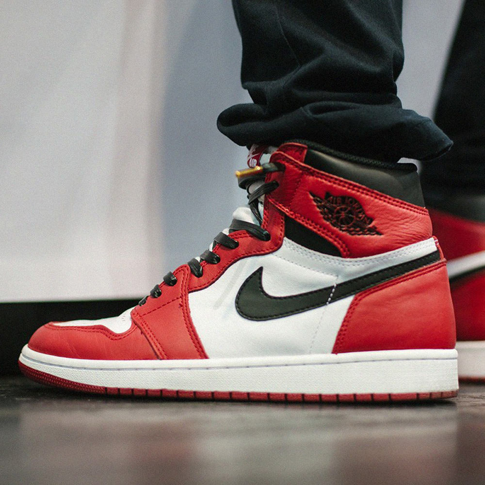 chicago mid jordan 1 gs