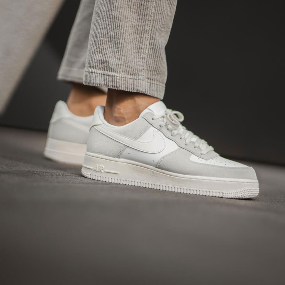 air force one low sail