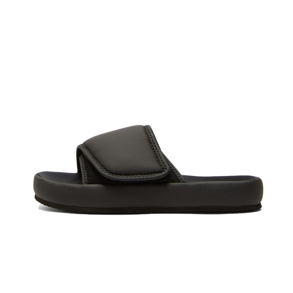 black yeezy slippers