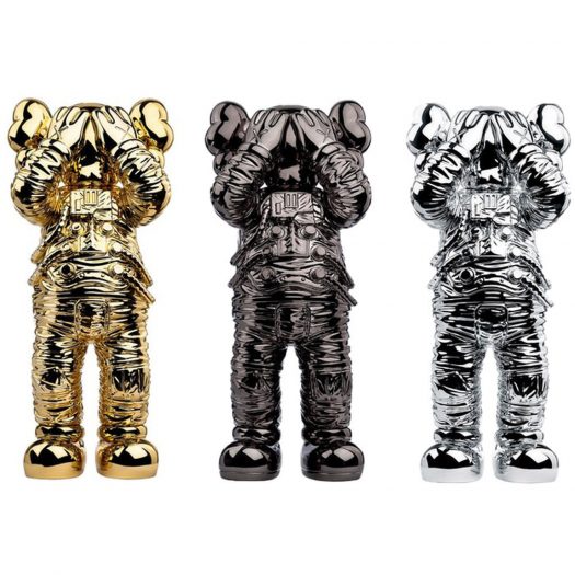 Kaws Holiday Space Figure Gold/black/silver Set