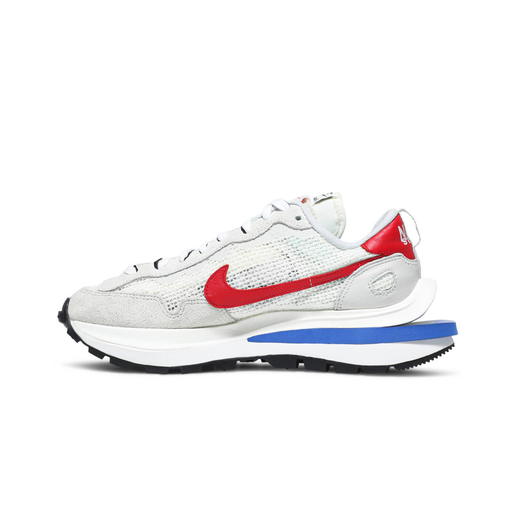 Nike Vaporwaffle sacai Sport Fuchsia Game RoyalNike Vaporwaffle sacai ...