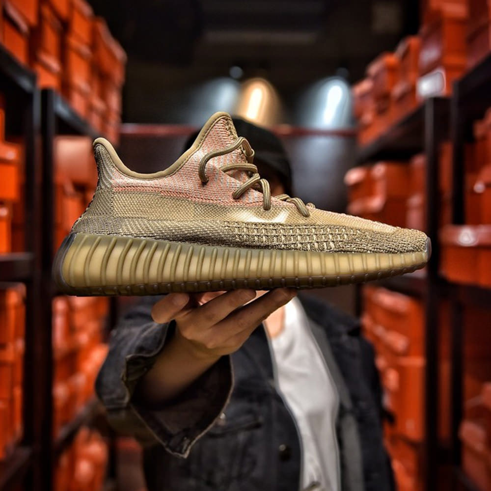 adidas Yeezy Boost 350 V2 Sand Taupe - OFour