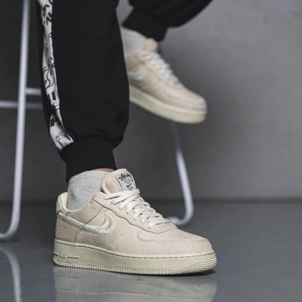 最終値下げ】NIKE AIR FORCE1 LOW STUSSY FOSSILウィメンズサイズ265 - スニーカー