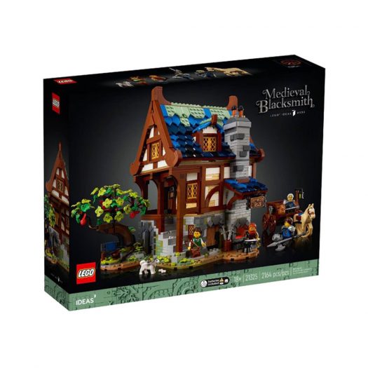 LEGO Ideas Medival Blacksmith Set 21325