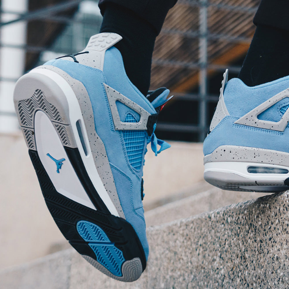 Air Jordan 4 Retro University Blue