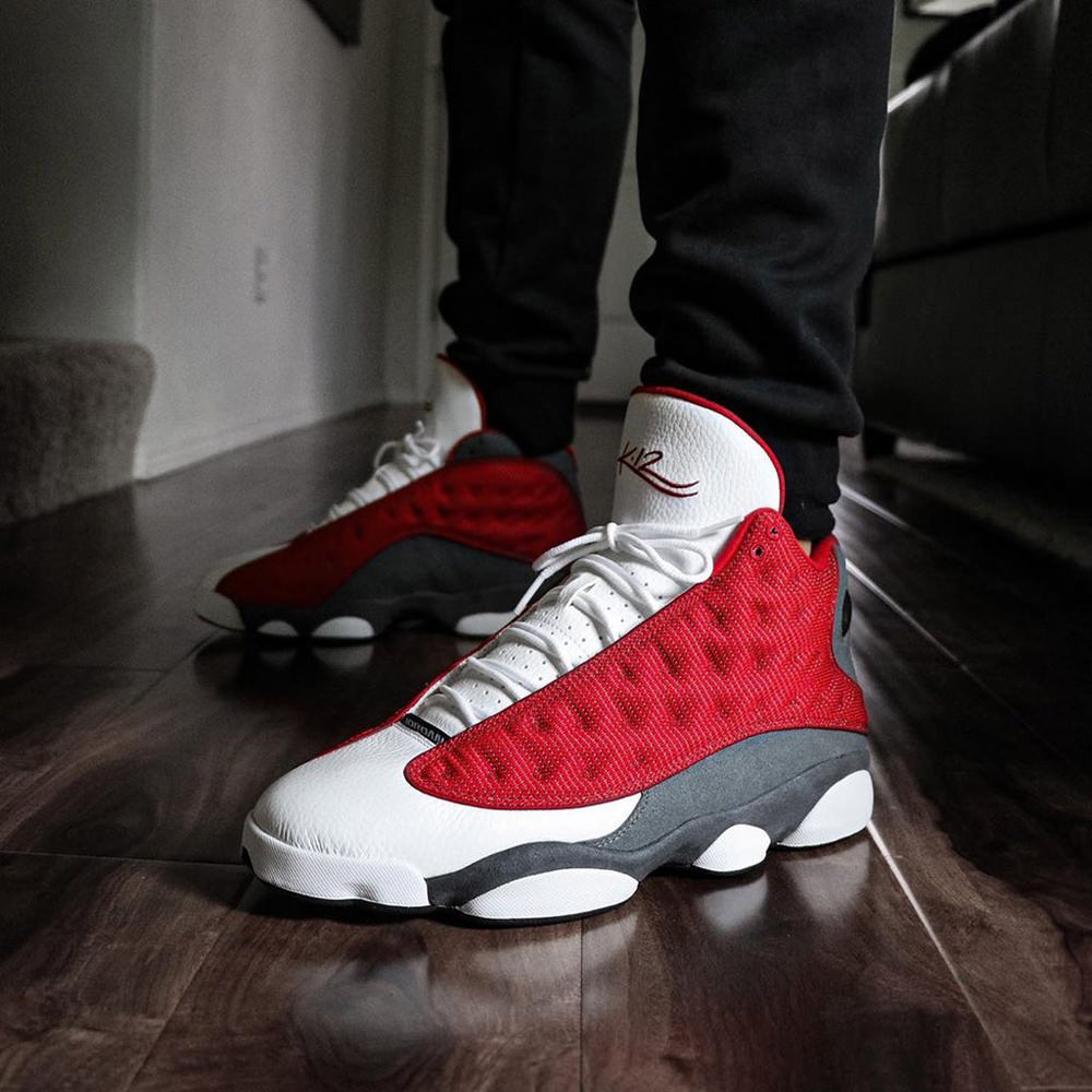 gym red jordan 13