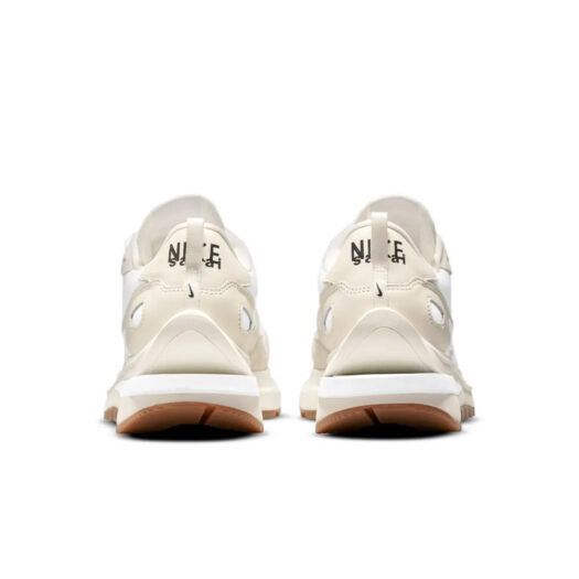 Nike Vaporwaffle sacai Sail Gum