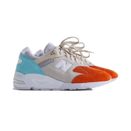 New Balance 990v2 Kith Cyclades (with Socks)