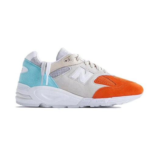 New Balance 990v2 Kith Cyclades (with Socks)