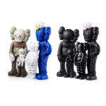 KAWS Family Vinyl Figures Set Brown/White/Blue/BlackKAWS Family Vinyl  Figures Set Brown/White/Blue/Black - OFour