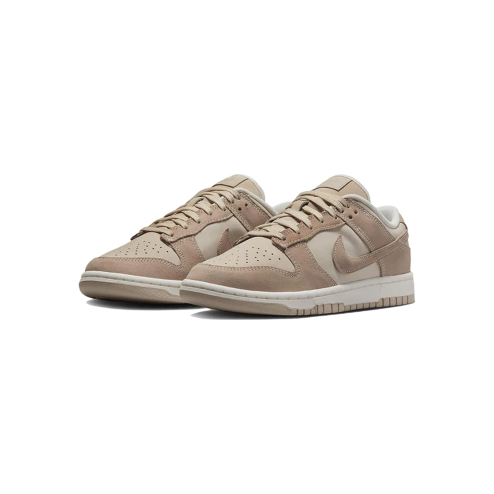 Nike Dunk Low SE Sand Drift (W)Nike Dunk Low SE Sand Drift (W) - OFour