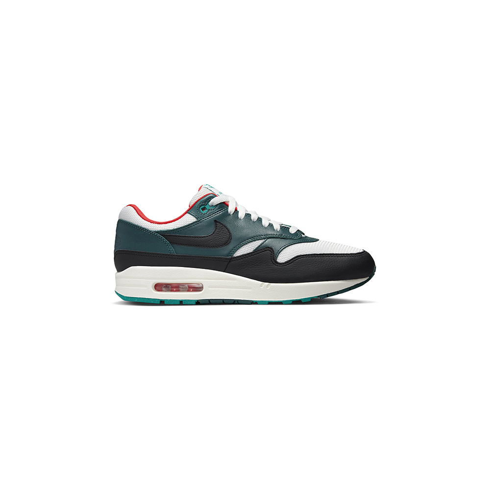 Nike Air Max 1 LeBron James Liverpool F.C.Nike Air Max 1 LeBron James ...